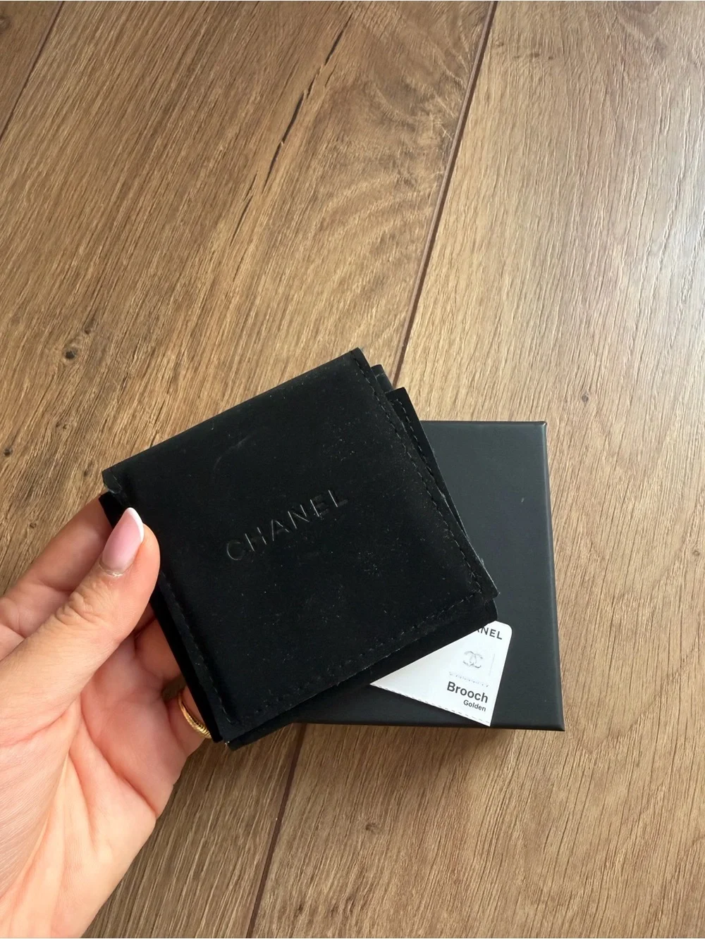 CHANEL golden Brooch with